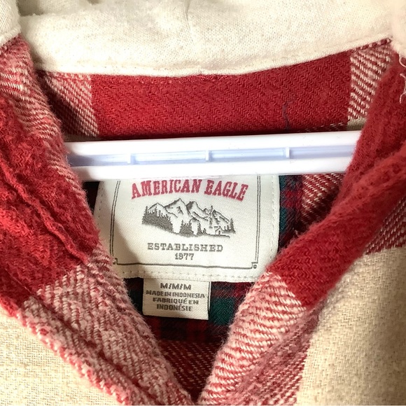 < American Eagle Red Plaid Cropped Hooded Top > - Picture 4 of 5